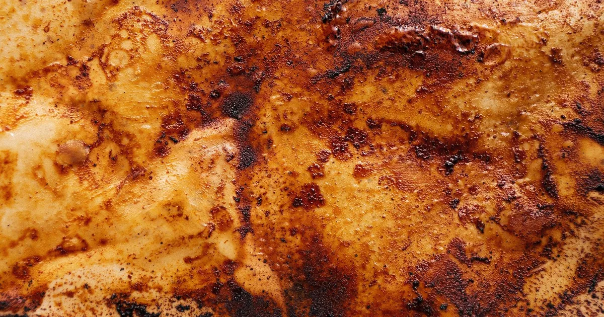 Caramel ambré en train de cuire dans une casserole
